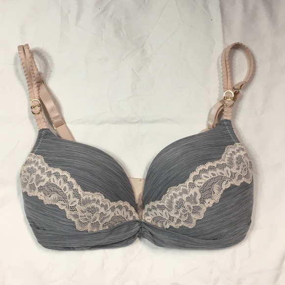 Stunning lace padded wireless bra! - Picture 1 of 10